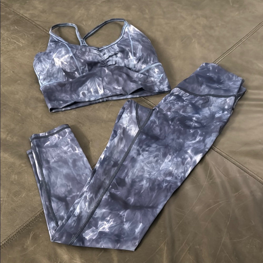 Gymshark Women's Elevate Spray Dye Set - Picture 1 of 5